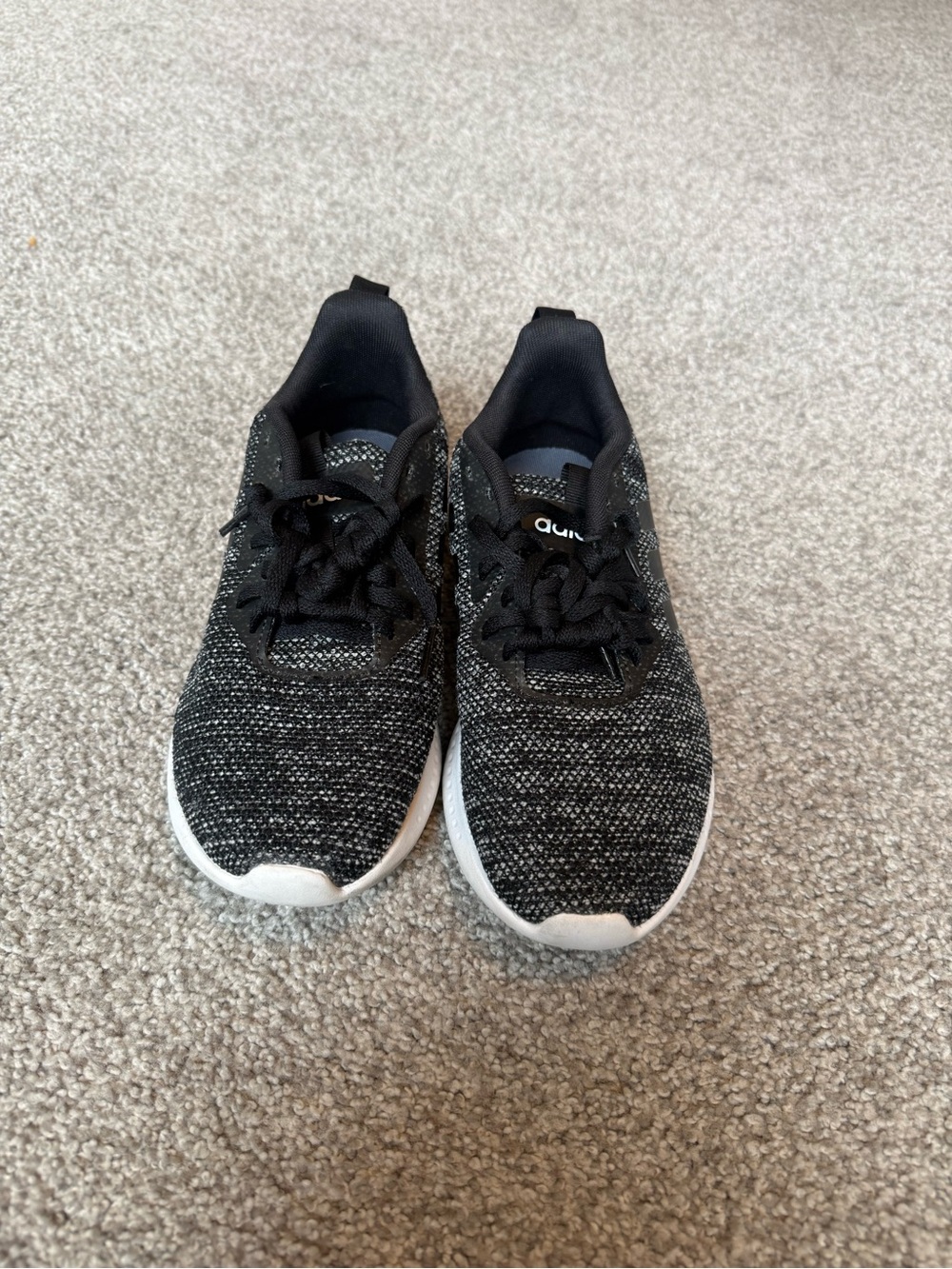 adidas Black and Heathered Gray Knit Running Shoes Sneskers. Size 4